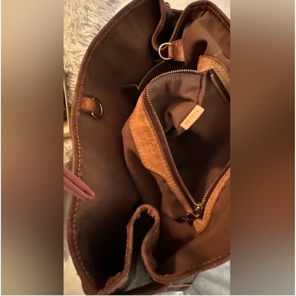 SOLD Louis Vuitton Batignolles Horizontal Monogram Bag, LV (KISS) Wallet - Picture 12 of 16